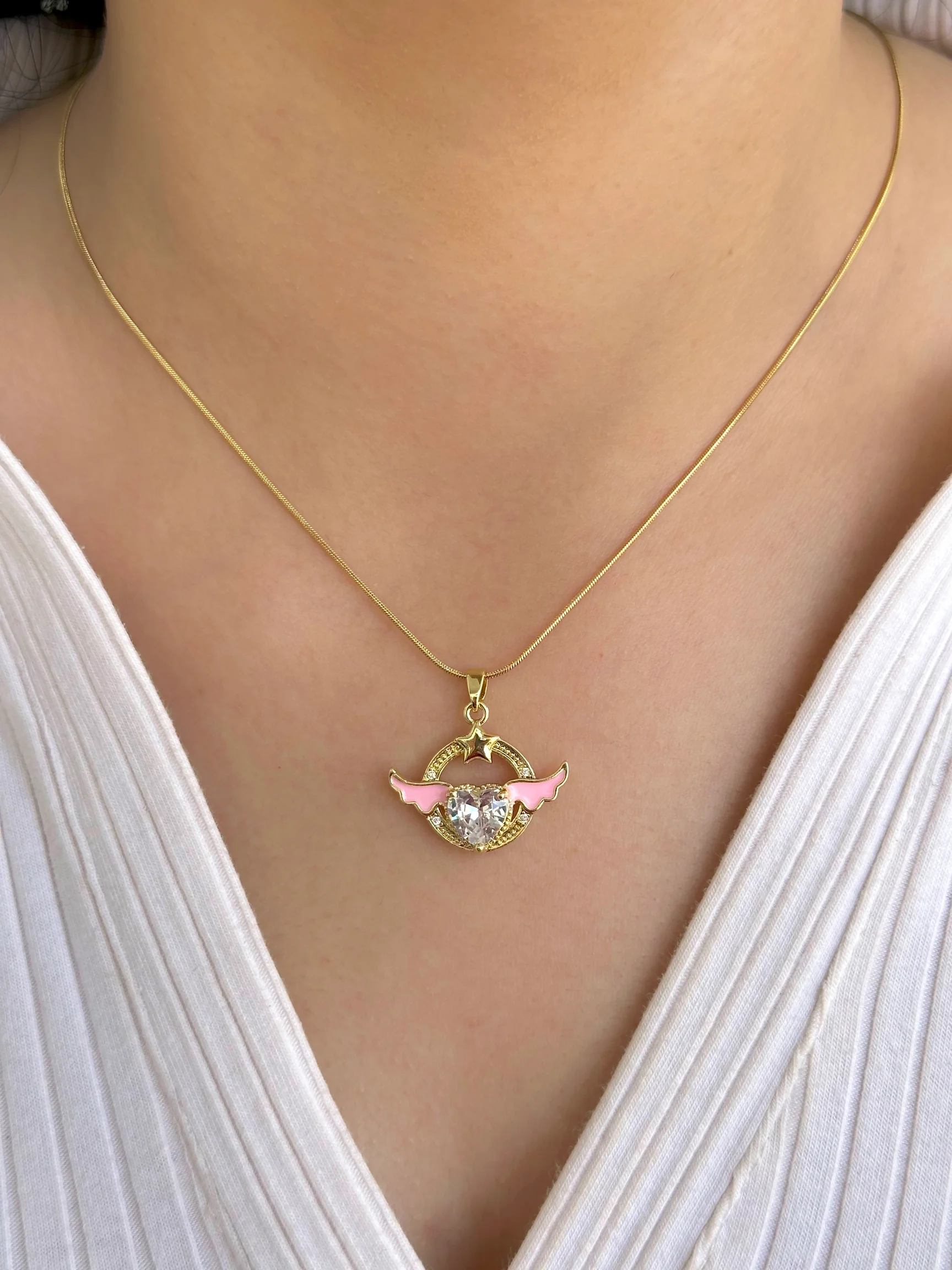 Çelik Gold Renkli Pembe Kanatli Kalp Kolye