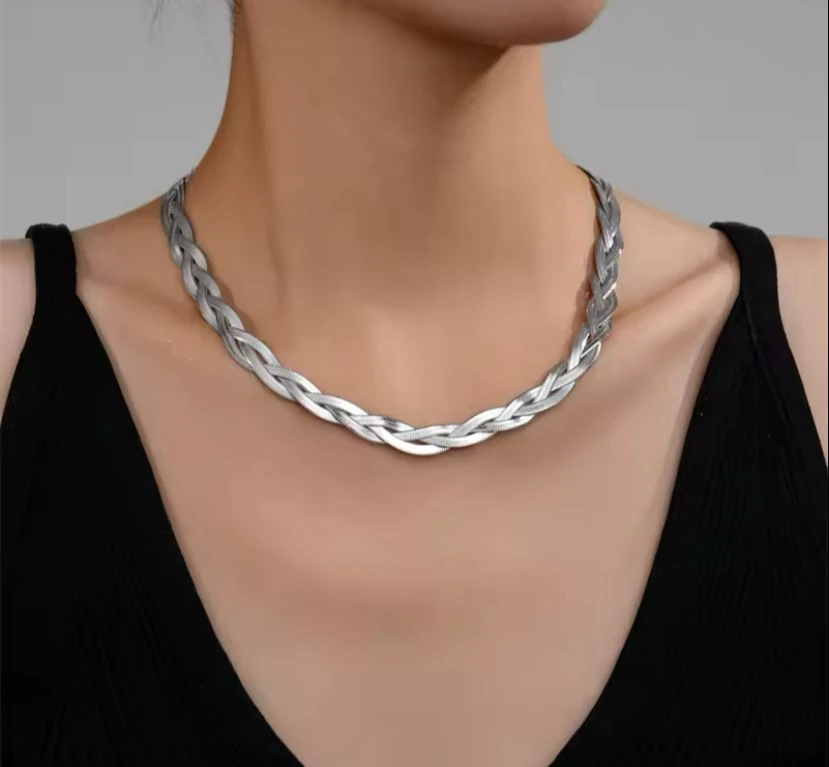 Çelik Örgülü Sedef Zincir Kolye