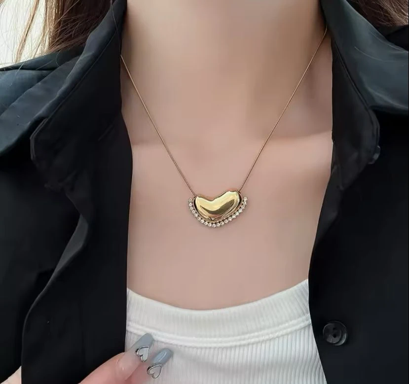 Çelik Kristalli Gold Kolye