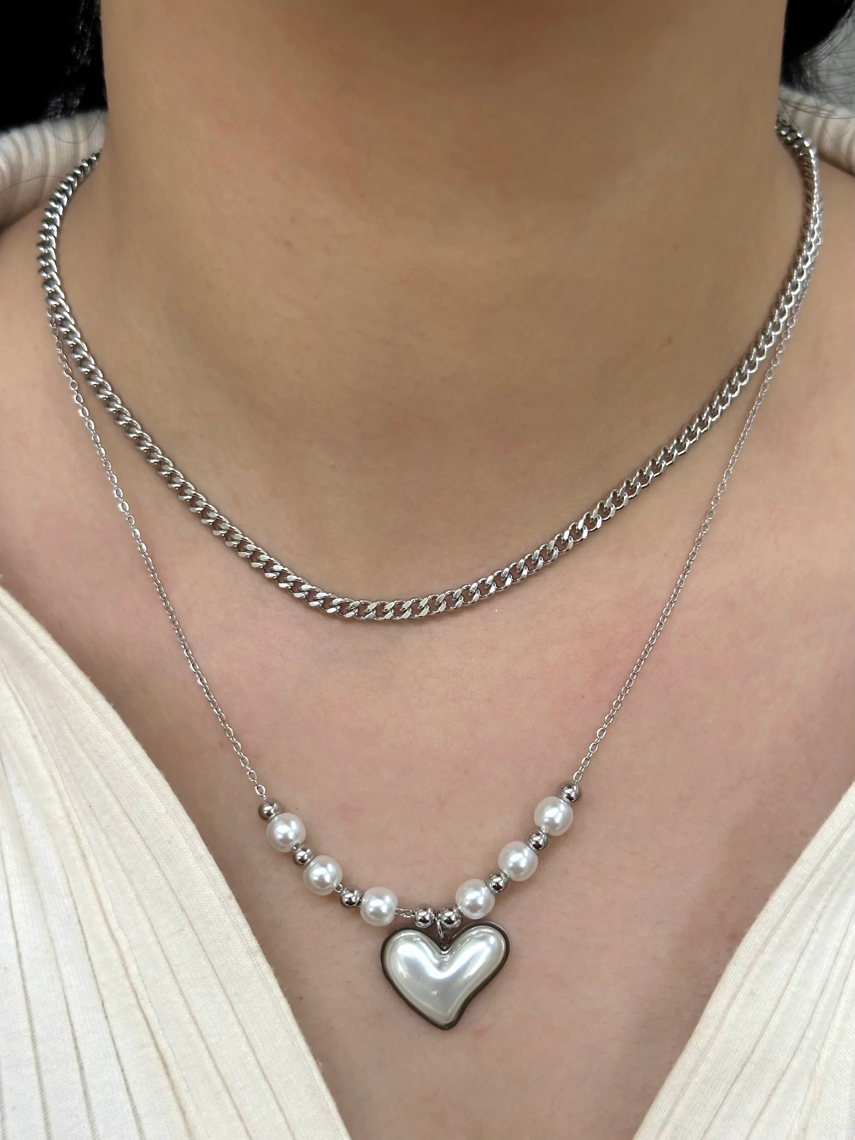 Çelik Inci Detayli Modern Kalp Kolye Seti