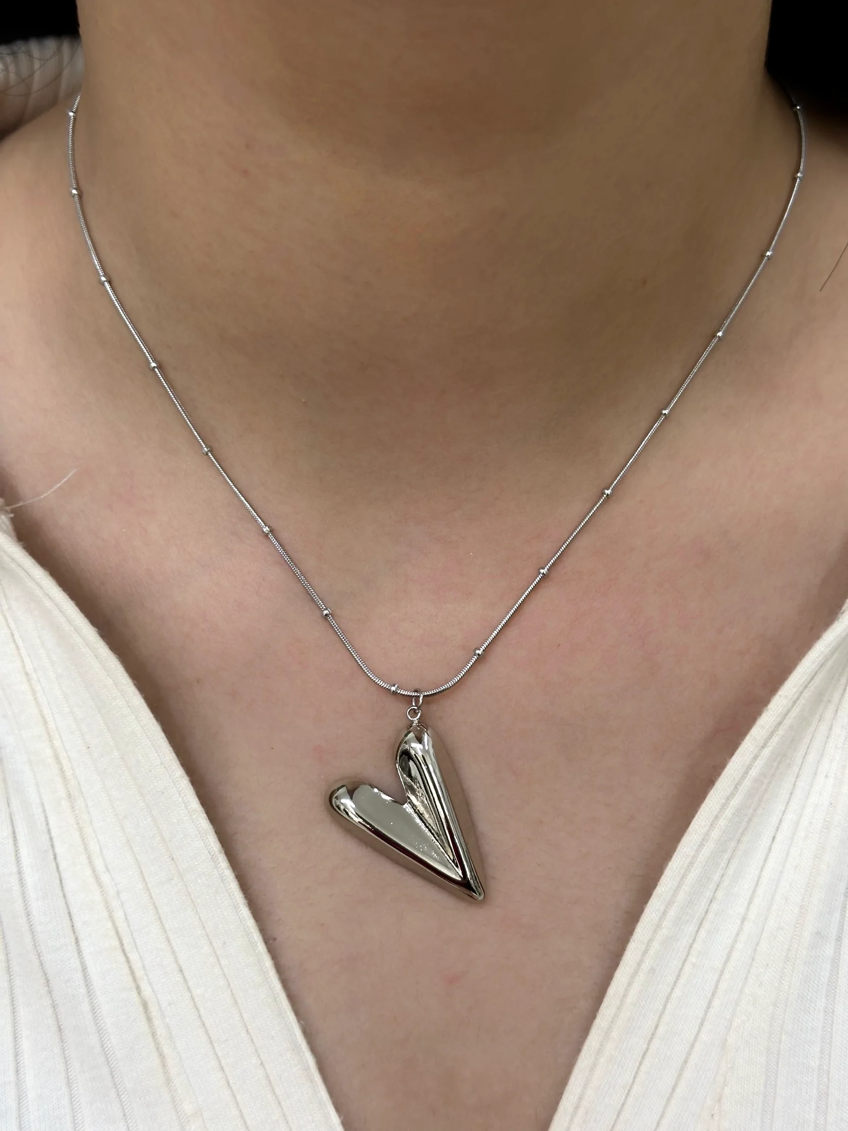 Çelik Minimal Modern Kalp Kolye