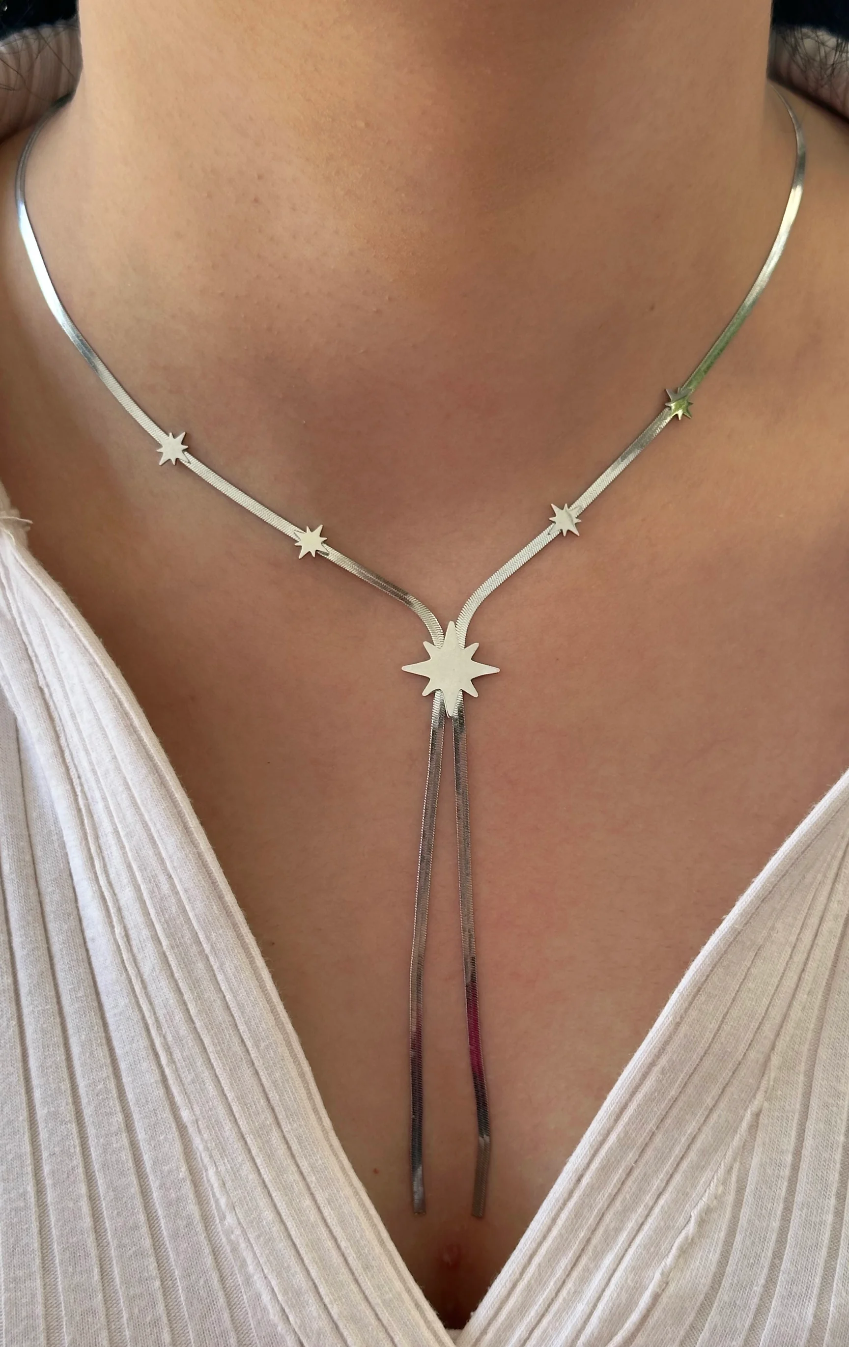 Çelik Yildiz Isiltisi Y Kolye