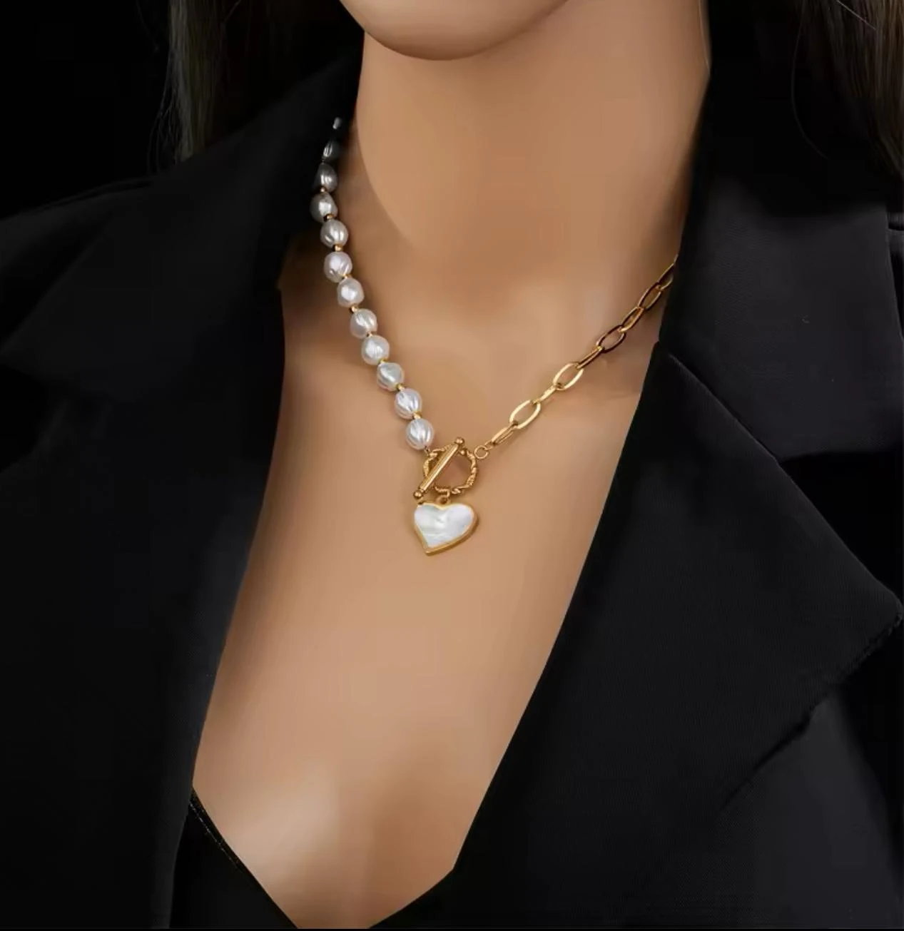 Çelik Asimetrik Inci ve Detayli Sedef Kalp Kolye