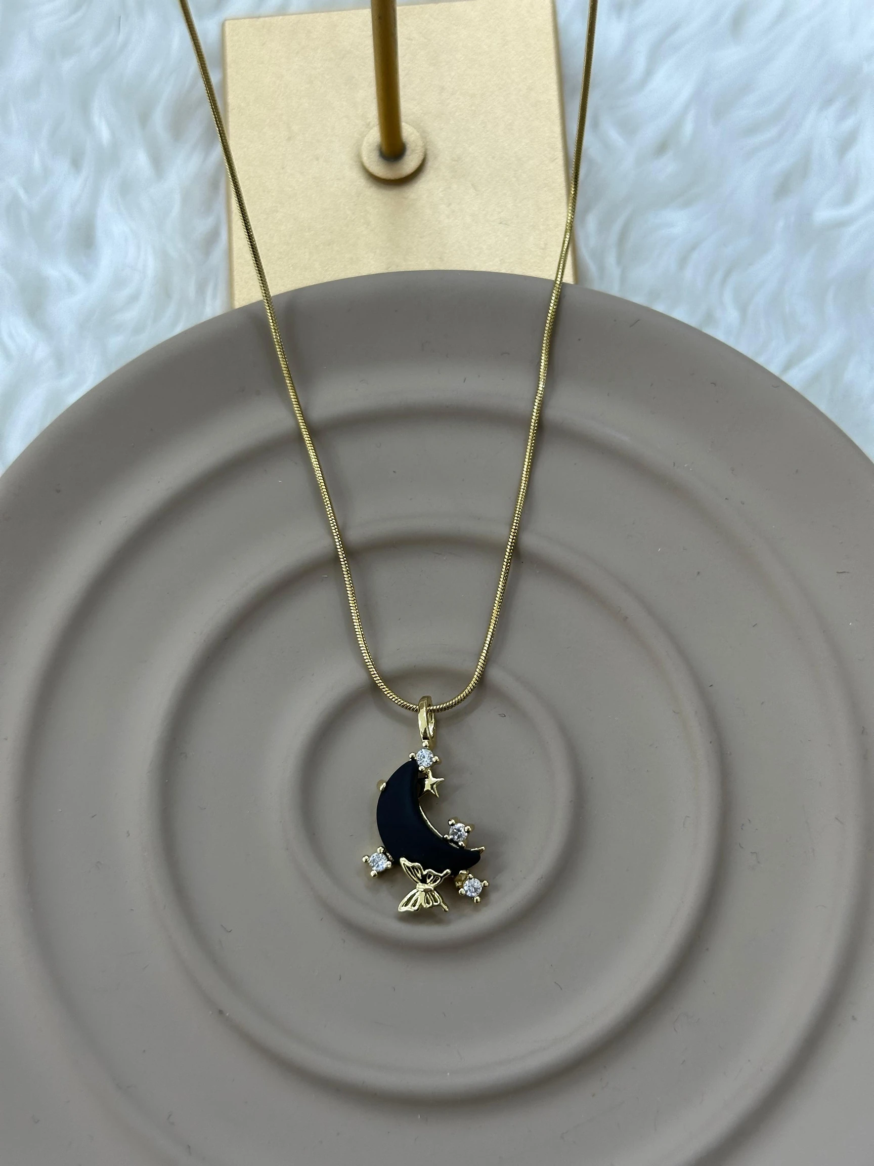 Çelik Kara Ay Kelebegi Kloye