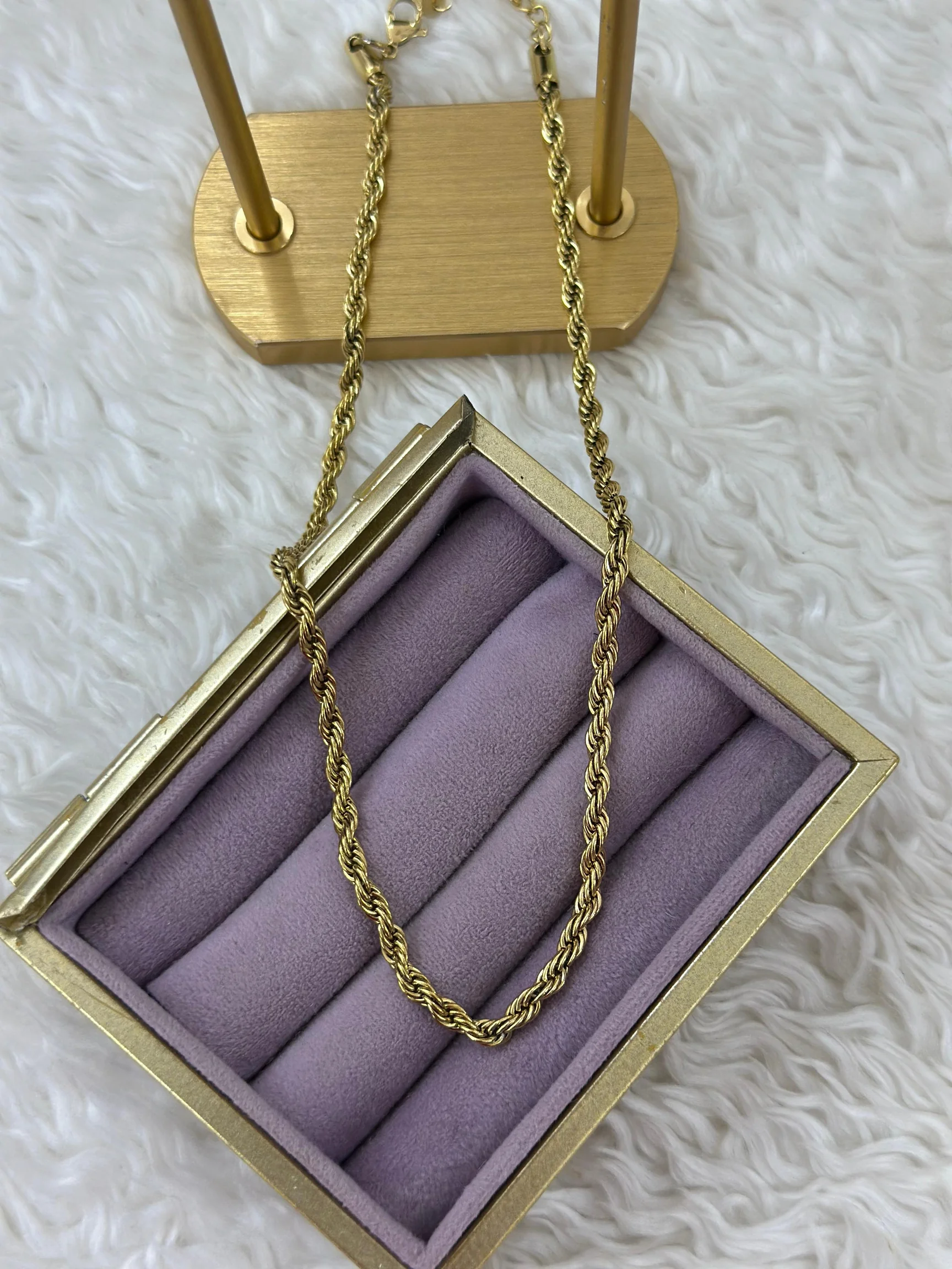 Gold Renkli Çelik Burgu Zincir Kolye