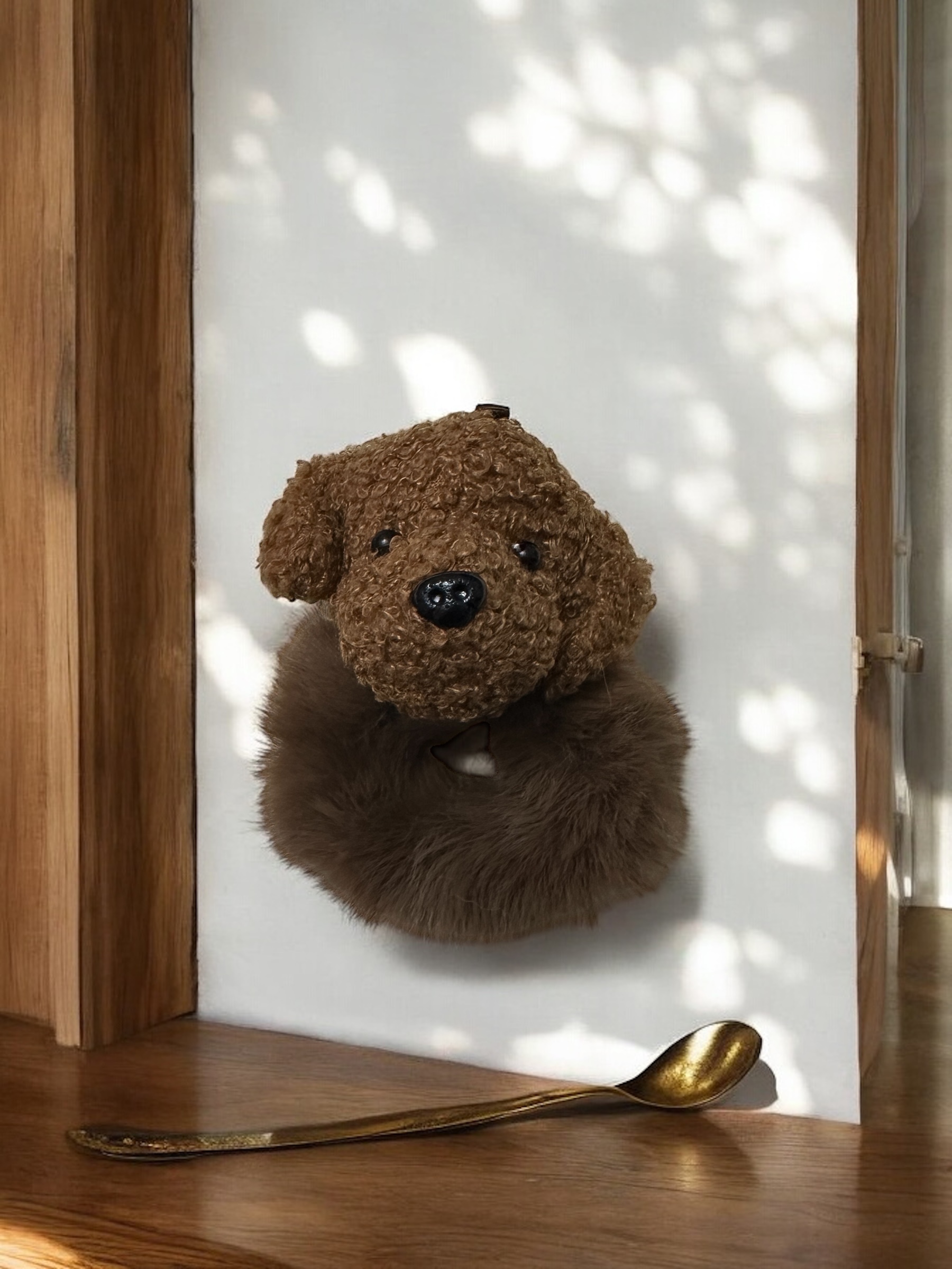 Köpek Figürlü Peluş Simit Lastik Toka Kahverengi