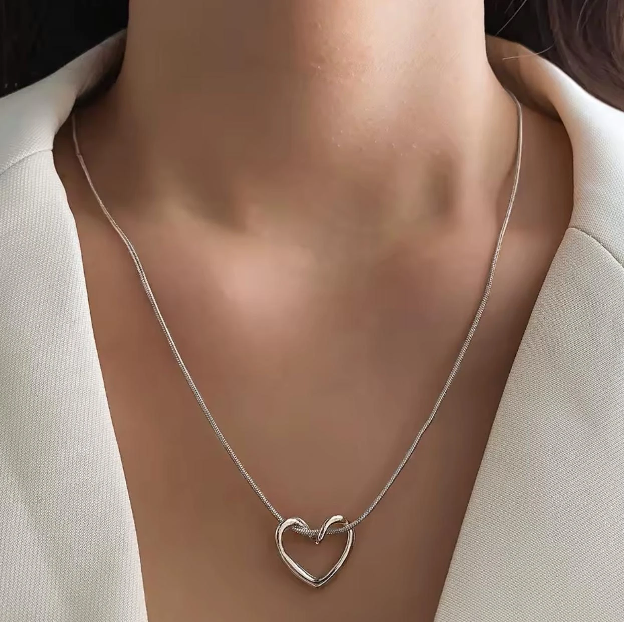 Çelik Kalp Figürlü  Gold Renk Zarif Ince Zincir Kolye